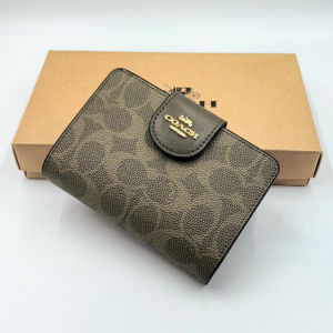 2026 New Coach Women PVC Medium Folding Wallet Official Store Genuine Authentic CW786 Size 13.5x9x3cm Zipper Pocket