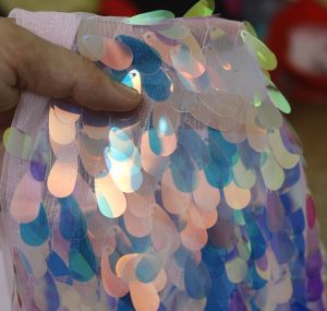 Vải lưới kim sa vảy màu óng ánh chuyên may váy đầm sang chảnh làm phông chụp ảnh chụp nail trang trí tiệc