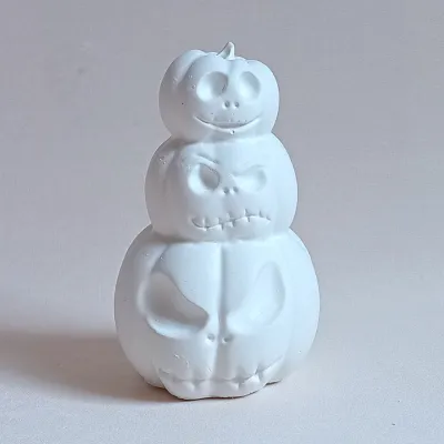 Tượng thạch cao cho bé tô màu. Cao khoảng 14cm. Sản phẩm không bao gồm màu.