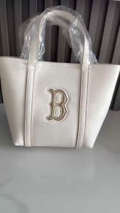 South Korea MLB2024 New Style Basket Tote Shoulder Bag Yankees Commuter Versatile Tote Shopping Bag bag