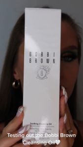 DẦU TẨY TRANG LÀM SẠCH SÂU BOBBI BROWN SOOTHING CLEANSING OIL 200ML
