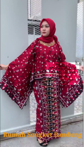 (BISA COD)SETELAN ATASAN( MODEL KELELAWAR) DAN ROK SOIMAH MOTIF SONGKET PRINTING BUKAN TENUN YA CEWEK SAJA DAPET BAJU DAN ROK SPAN BATIK JUPRI( ADA COUPLE DAN SERAGAM DI FOTO PRODUK LAINNYA YA) GALLERYKEBAYA RUMAH SONGKET BANDUNG