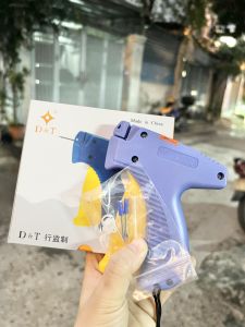 Dụng cụ gắn nhãn mác gắn tag mác quần áo sản phẩm dùng trong ngành may mặc