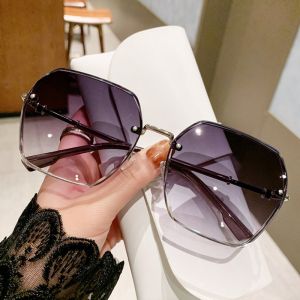 (GENTLE MOSCOT) Luxury Sunglasses for Women Summer UV Protective Fashion Gradient Shades
