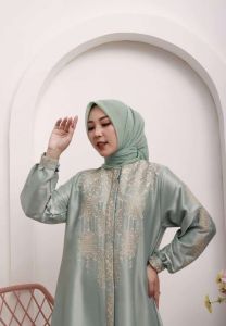 Gamis Wanita Terbaru Kekinian Viral  Bahan Satin Kristal Bordir dan Permata Payet Overaal Wanita