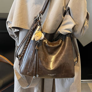 Spring and summer vintage large-capacity bag for women 5 New Commuting Backpack Fashionable Shoulder Crossbody Tote Bag