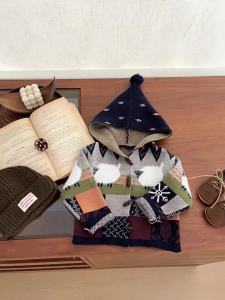 Childrens retro sweater for autumn and winter stylish baby clothes with contrasting colors elf hat knitted cardigan thickened Korean-style coat