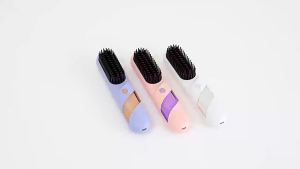 Wireless heated straightening comb with negative ions for hair care non-damaging dual-use for curling and straightening non-electric portable styling comb KNC