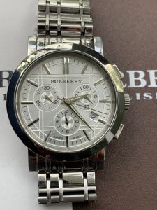 Đồng hồ nam Burberry Swiss Quartz  1 lịch dây thép không gỉ thiết kế sang trọng