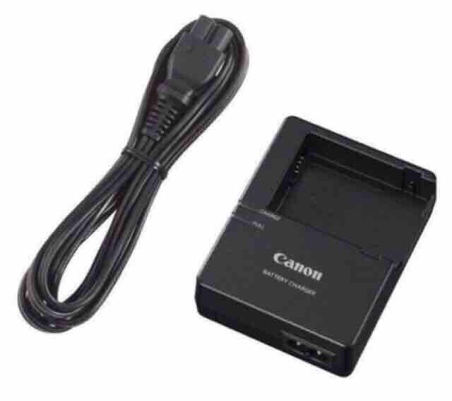 Canon LC-E8C E8C charger for Canon LP-E8 E8 Battery EOS 550D 600D 650d 700d  Rebel T2i T3i T4i T5i Camera