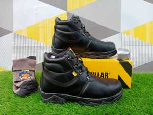 Promo Sepatu Pria Sepatu Safety Boots Keren Style Kulit Sintetis Ujung Besi   Sol Anti Slip Sol Karet Bahan Kulit Sintetis Sepatu Caterpillar Shoes Sepatu Formal  Top Best Seller Black Hitam Bonus Kaos Kaki Katun COD