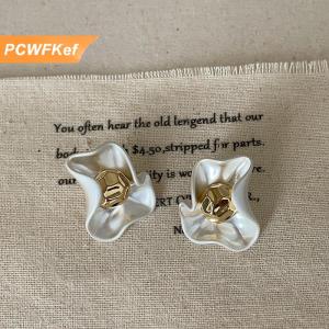 【PCWFKef】 Không Thường Xuyên Cánh Hoa Màu Đỏ Hoa Stud Bông Tai Cho Phụ Nữ Tinh Tế Đơn Giản Thời Trang Cá Tính Ngọt Ngào Tính Khí Đồ Trang Sức