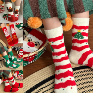กำมะหยี่สีแสดเนื้อนุ่มอบอุ่นสำหรับเทศกาลคริสต์มาสรองเท้าแตะสำหรับใช้ในบ้านเทศกาลรูปการ์ตูนพื้นถุงเท้าที่นอนเลือน