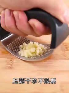 Dụng cụ dập tỏi ép tỏi nghiền tỏi bằng Inox cầm tay Phukienprocare