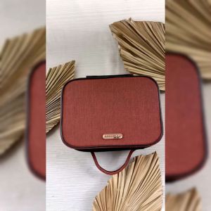 pouch makeup mini maroon soft jeans/ tas kosmetik/ makeup box