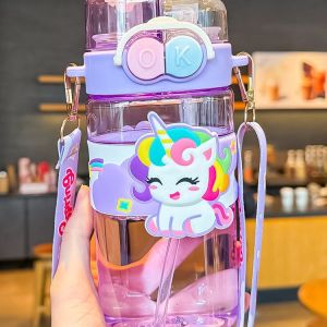 2025 แก้วพลาสติกการ์ตูนใหม่ น่ารัก แก้วดื่มคู่พร้อมสายรัด แก้วน้ำเด็กแบบพกพา