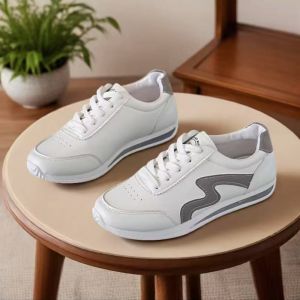 New Women Korean Style Breathable White Shoes Rubber Sneakers Laces Flat Comfortable Leisure Running Shoes For Women On Sale