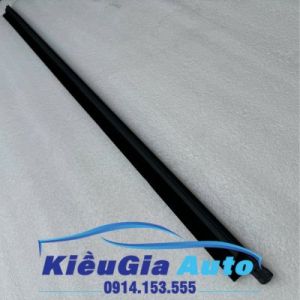 Nẹp chân kính ngoài Toyota Hilux 2004-2015