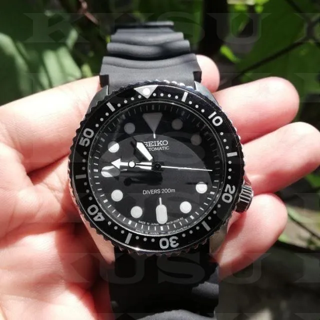 Seiko Divers Watch Automatic Movement 200m All Black Rubber Strap