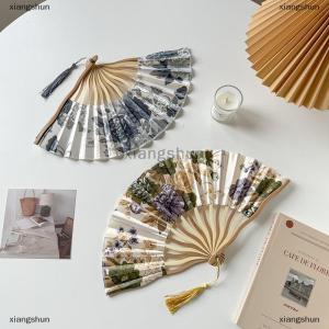 [COD] xiangshun พัดผ้าไหมสไตล์จีนพัดพับได้พัดลายศิลปะงานแต่งงานพัดมือสไตล์ญี่ปุ่นพัดไม้ไผ่พับได้พัดถือดอกไม้สไตล์วินเทจ