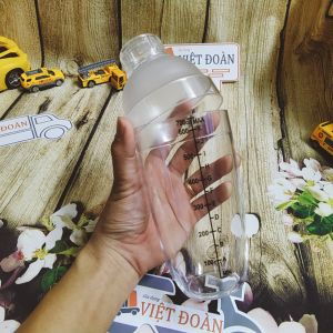 Bình lắc pha chế Cocktail cà phê trà sữa nước trái cây - bằng nhựa trong suốt có chia vạch dễ dàng định lượng chuyên nghiệp Dụng cụ cho các quầy Bar nhà hàng ( 500ml 700ml )