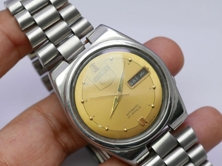 Seiko 5 day store date automatic