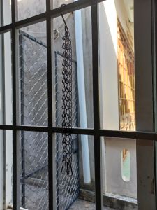 dây xích treo chậu hoa