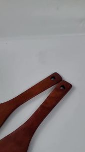 Vá Xới Cơm Gỗ Dài 23.5cm Rộng 7cm – Muỗng Xới Cơm Xẻng Xới Cơm Cán Dài Có Lỗ Treo