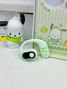 หูฟังออกกำลังกายที่สายฟิตเน็ตต้องมี ลาย Sanrio งานลิขสิทธิ์แท้ - ชาร์จแบตเตอรี่ด้วยสาย Type-C มีตัวเลขบอกไฟ