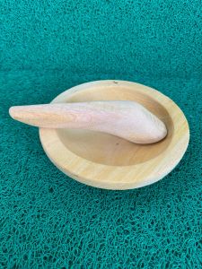 COBEK KAYU UNTUK MENUMBUK REMPAH REMPAH MAUPUN UNTUK MENYAJIKAN MAKANAN