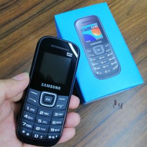 Samsung GT-E1215 Single Sim Basic Phone Keypad Phone 800mAh