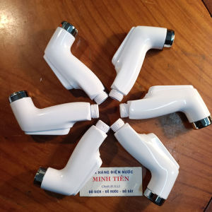 Tay xịt vòi xịt nước vệ sinh không dây chất liệu nhựa với thiết kế chắc chắn đẹp