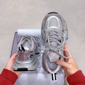 Giá khuyến mãi 2024 Giày bố màu hồng bạc mới cho phụ nữ da thật thoáng khí giày thể thao đa năng nhẹ đế dày