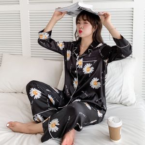 พร้อมส่ง ชุดนอนซาติน ชุดนอนเดซี ชุดนอนแฟชั่น ชุดนอนแขนยาวขายาว  ผ้าซาติน พิมพ์ลายน่ารัก [พร้อมส่ง]