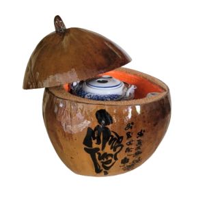 Bộ bình ủ trà trái dừa khắc chữ "Minh Tuệ" / Bình trà 04 - 09 lít / Giữ ấm từ 3 - 6 giờ / Sản phẩm sản xuất thủ công tại Bến Tre