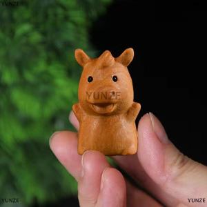 [COD] YUNZE รูปปั้นม้าแปลกๆสำหรับตกแต่ง2026ตรุษจีน1 2ชิ้นรูปปั้นม้าจักรราศีทำจากไม้แกะสลักรูปม้าของตกแต่งโต๊ะของตกแต่งรถยนต์