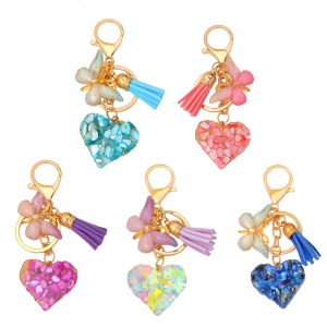 Car Key Chains Lovely Heart Keychain Butterfly Keyring Hanging Ornament Bag Charm Sequins Filled Resin Keyholders