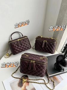 Sheepskin Bag Fashion Womens Bag Classic Style Genuine Leather Diamond Chain Small Golden Balls Shoulder Messenger Bag Cosmetic Bag Bag