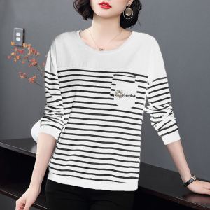 M-5xl Free shipping New Stripe Long sleeve T-shirts for Women Korean Spring and Autumn Clothes Plus size Loose Raglan Sleeve Pocket Little Daisy t shirt Ladies Casual Tops