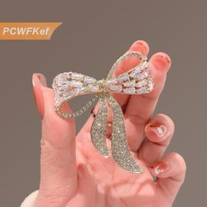 【PCWFKef】 เข็มกลัดพลอยเทียมรูปโบว์แบบเรียบง่ายสำหรับผู้หญิงเหมาะสำหรับเป็นของขวัญเครื่องประดับเสื้อยกทรงป้องกันแสง