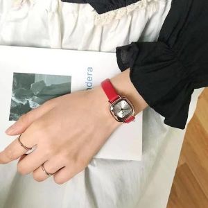 Jam Tangan Analog Casual Gaya Retro Wanita Persegi Watch Korean Fashion Persegi Permata Kecil Cerianti