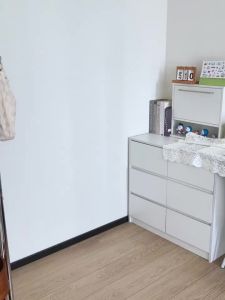 2025 New Wooden Floor-standing Clothes Rack for Home Movable Bedroom and Homestay Coat Rack