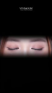 01 Chiếc Kính áp tròng VIVIMOON khóa ẩm 1 ngày màu xám khói pha nâu lạnh y Bloom (1 bên mắt x2 để đặt 1 đôi)