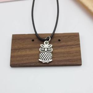 Vintage Silver Color Alloy Owl Pendant Necklace for Women Exaggerated Hiphop Black PU Leather Clavicle Jewelry Birthday Gift