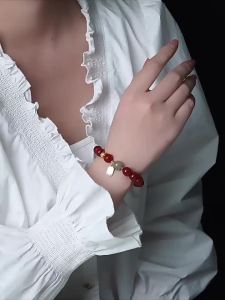 天然红玛瑙手链女和田玉手串本命年红豆豆古风转运珠相思豆饰品