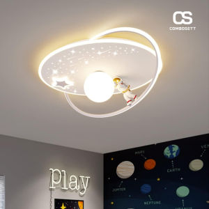 Đèn ngủ cho bé hình phi hành gia vũ trụ Đèn ốp trần decor phòng cho trẻ em hình vũ trụ và phi hành gia 3 chế độ ánh sáng không chập chờn an toàn cho mắt - Combosett