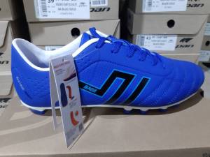 รองเท้าฟุตบอลสตั๊ดbaojisize40-43รุ่นBJM272ส่งพร้อมกล่องมีหลายสีได้มาตราฐานของแท้100%baoji