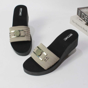 Sandal Wedges Wanita Selop Gesper Kekinian Terbaru