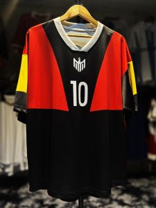 FORMD NEW COLLECTION เสื้อฟุตบอลทีมชาติเยอรมัน ดีไซด์ใหม่ สไตดล์ 90 ทรง OVERSIZE ใส่แต่งตัวง่าย ระบายอากาศดี เสื้อกีฬาคอปก