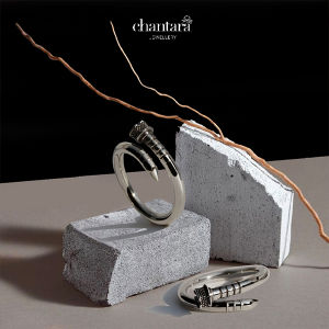 CHANTARA - แหวนตะปูตัวเรือนดีไซน์เรียบ (Twisted Nail Ring) และ  แหวนตะปูตัวเรือนรูปร่างทรงเกลียว (Spiral Twisted Nail Ring) แหวนเงิน925 ตัวเรือนสีเงินรมดำ แหวนแฟชั่น  ฟรีผ้าเช็ดแหวน